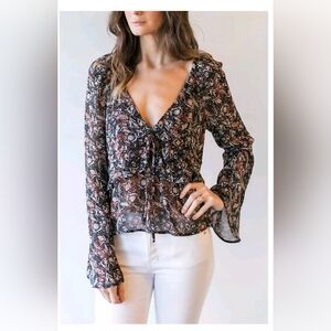 Free People Floral Uptown Bell Sleeve Boho V Neck Ruffle Hem Top. Sz XS